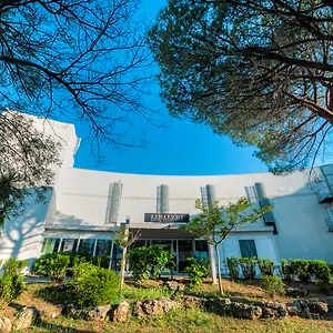 https://zenitude-hotel-residence-la-tour-de-mare.fr-provencehotel.com