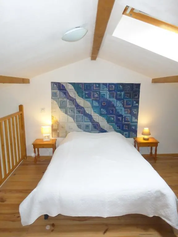 Au The A La Menthe Bed & Breakfast Romans-sur-Isere 2*,  France