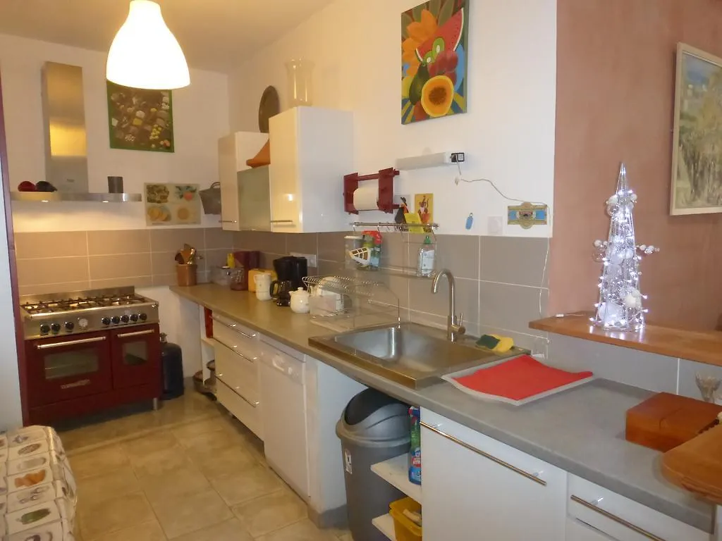 **  Au The A La Menthe Bed & Breakfast Romans-sur-Isère Fransa